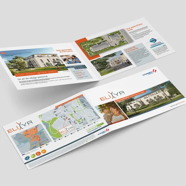 Dépliant Elixyr déplié sur le plan de quartier.